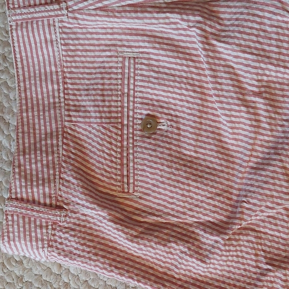 Loft cotton seersucker red white size 6 Bermuda shorts - Picture 5 of 5